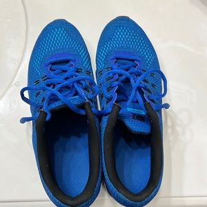 Nike tailwind 8